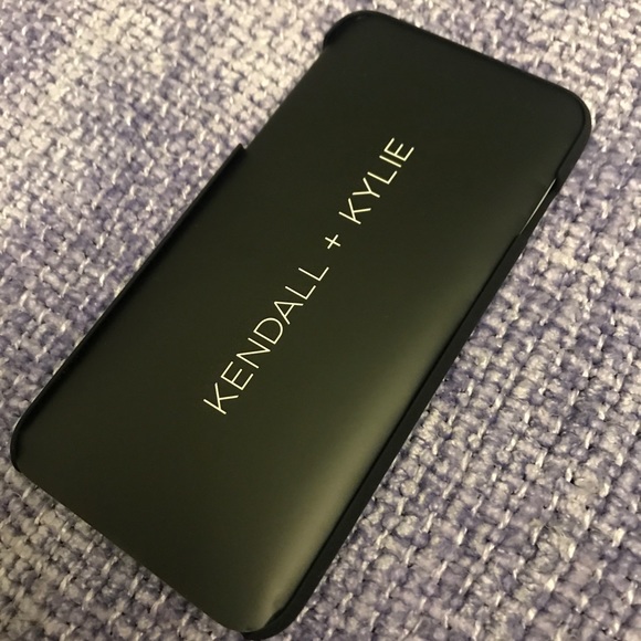 KENDALL & KYLIE IPHONE 7/8 PLUS CASE - Picture 4 of 4